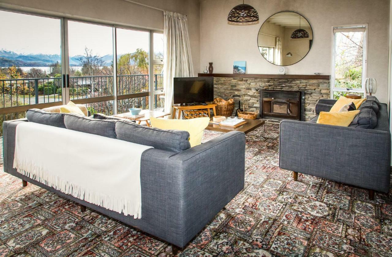 Villa Retro With A View à Wanaka Extérieur photo